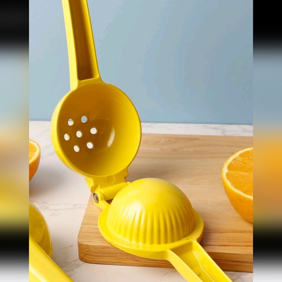 Lemon Squeezer - Picture 2 of 4